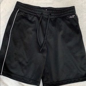 Hollister Men’s Med Black shorts. New, never worn.